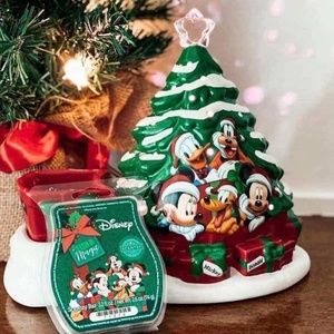 Christmas With Disney -Scentsy Warmer